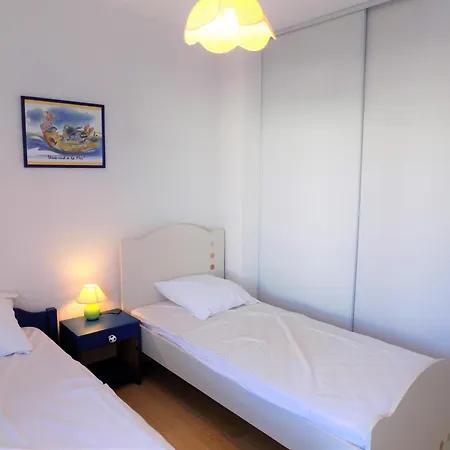 Apartment - Avec Emplacement Ideal - Terrasse - Garage Privatif *