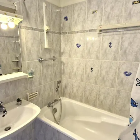 Apartment - Avec Emplacement Ideal - Terrasse - Garage Privatif Royan